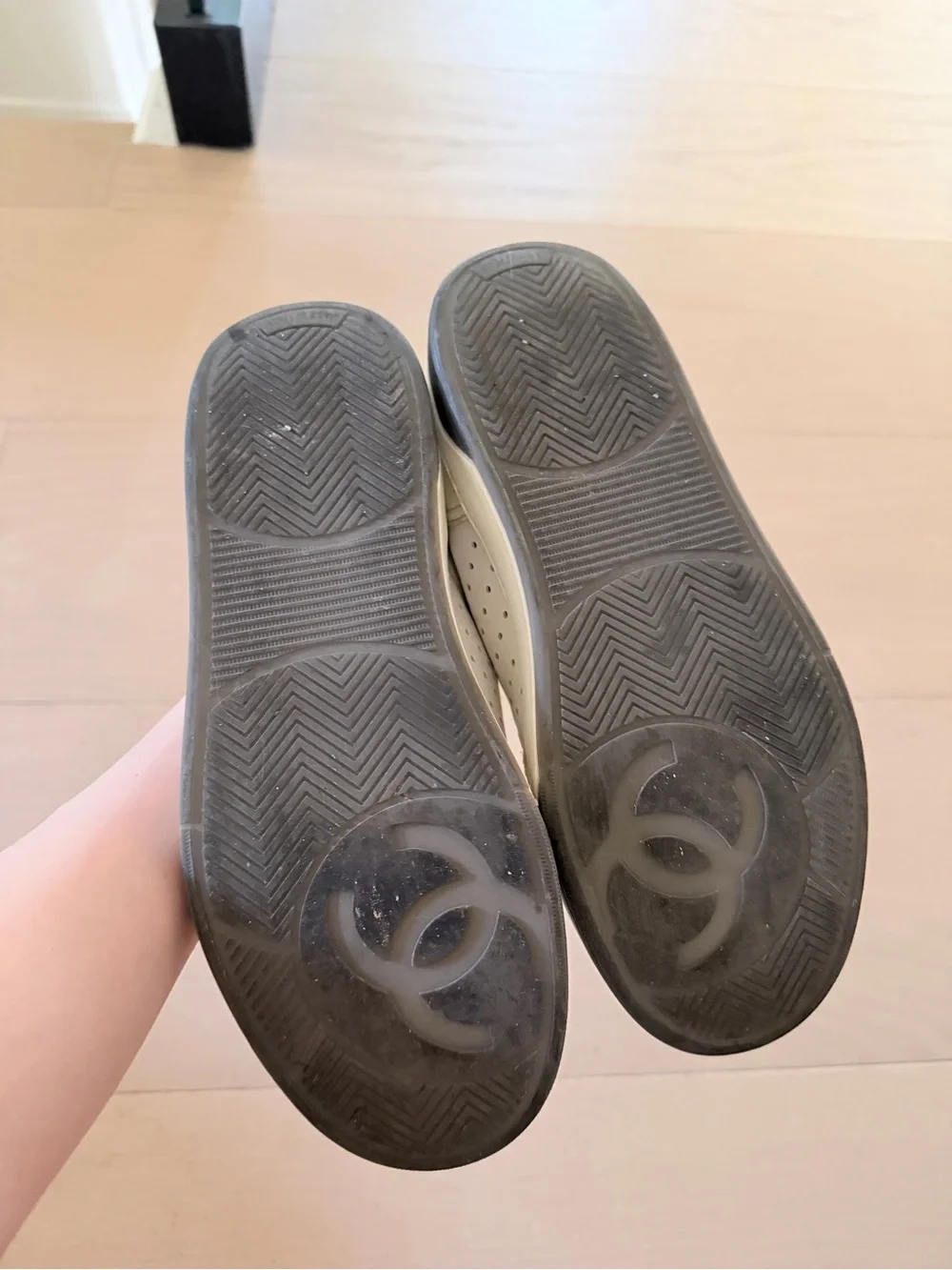CHANEL White & Black Interlocking CC Logo Leather Sneakers